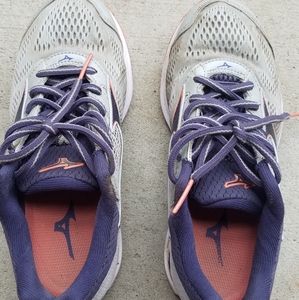 Mizuno Running shoes, size 6